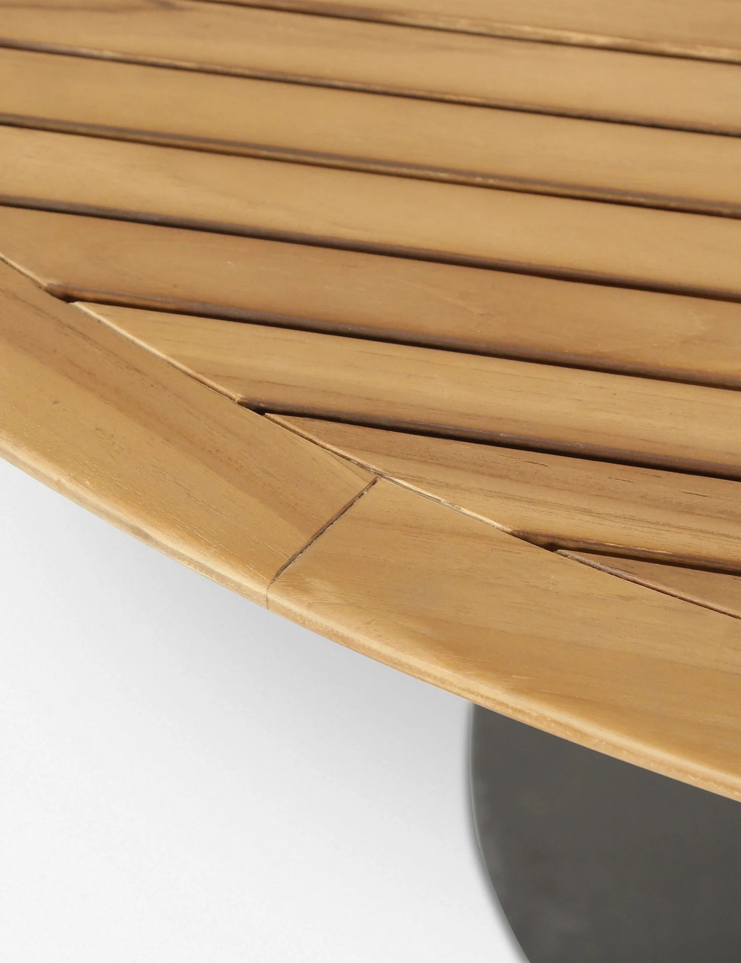 Georgette Indoor / Outdoor Round Dining Table 5 Georgette Indoor / Outdoor Round Dining Table - Image 3