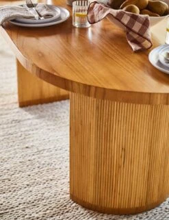 Elvia Oval Dining Table -Luluandgeorgia Shop SS23 GabriellaDiningTableRacetrack 423 detail1 ml resize x2 c131628d a9c8 4591 9d7c 27822069e140